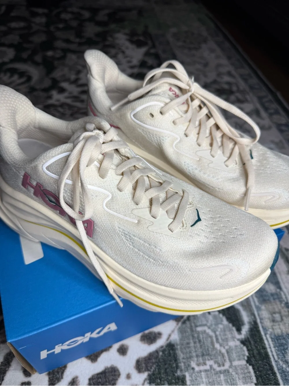 HOKA Women's Clifton 10 Running Shoes